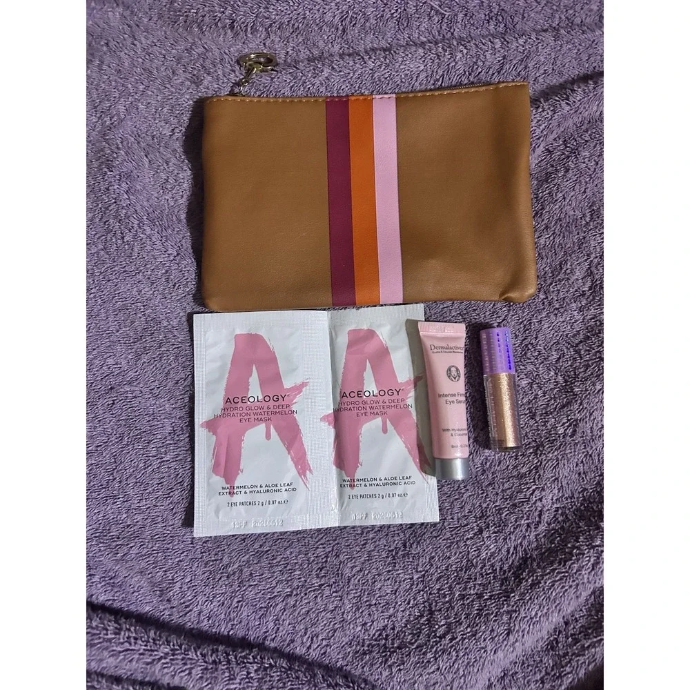 Mo-Beauty  Liquid Metallic Eyeshadow  2mL & Aceology Eye Patches & Dermalactives